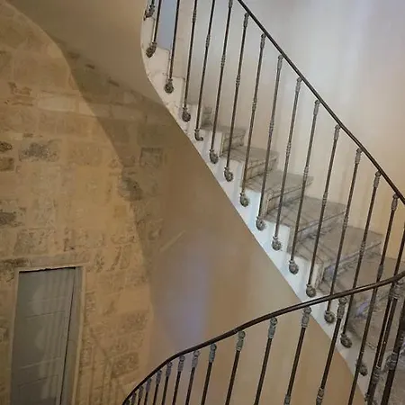 La Du Merle Blanc